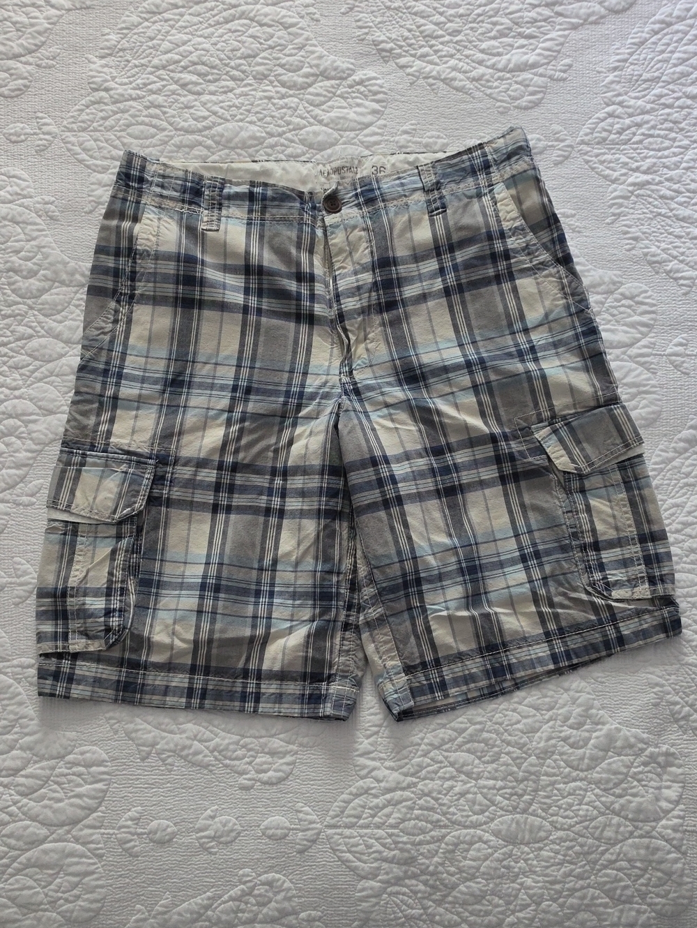 Aeropostale Men’s Plaid Cargo Shorts - Blue & White
